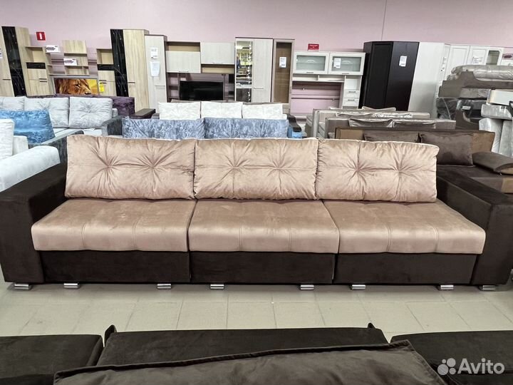 Диван вместительный