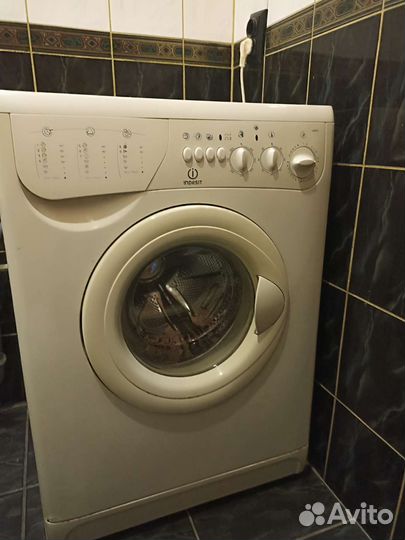 Стиральная машина бу indesit