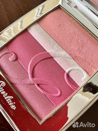 Guerlain румяна Sakura blush