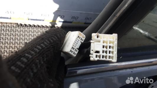 Дверь передняя левая toyota avensis T27 (7DN26EN01