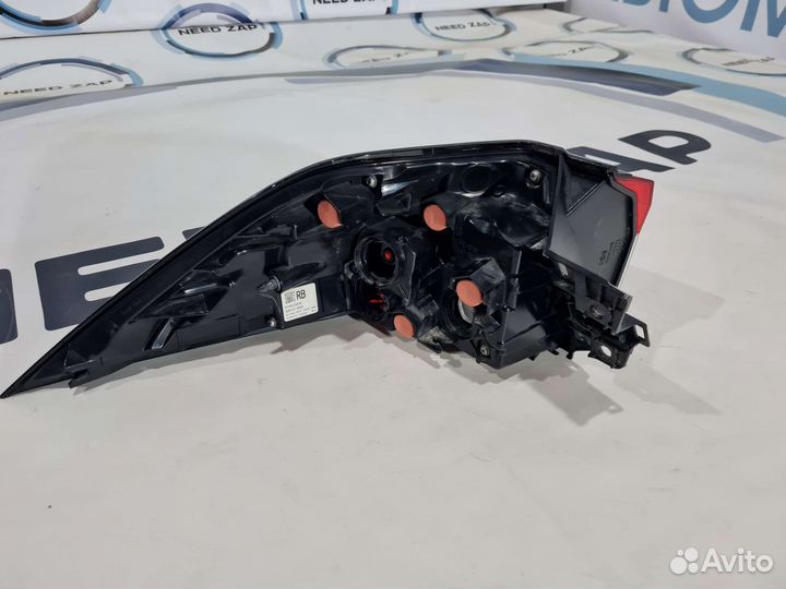 Фонарь правый наружный Toyota RAV4 XA50