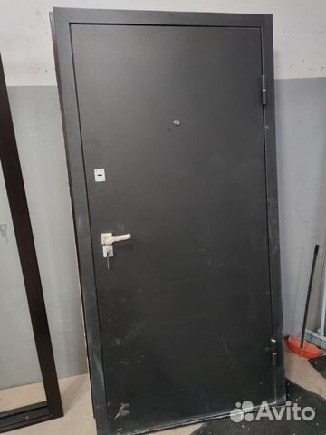 Дверь входная металлическая 12 штук