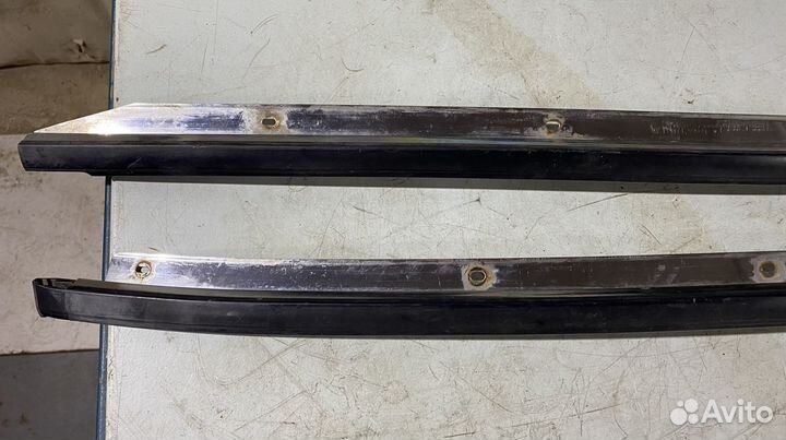 Молдинги лобового стекла Nissan Almera N16