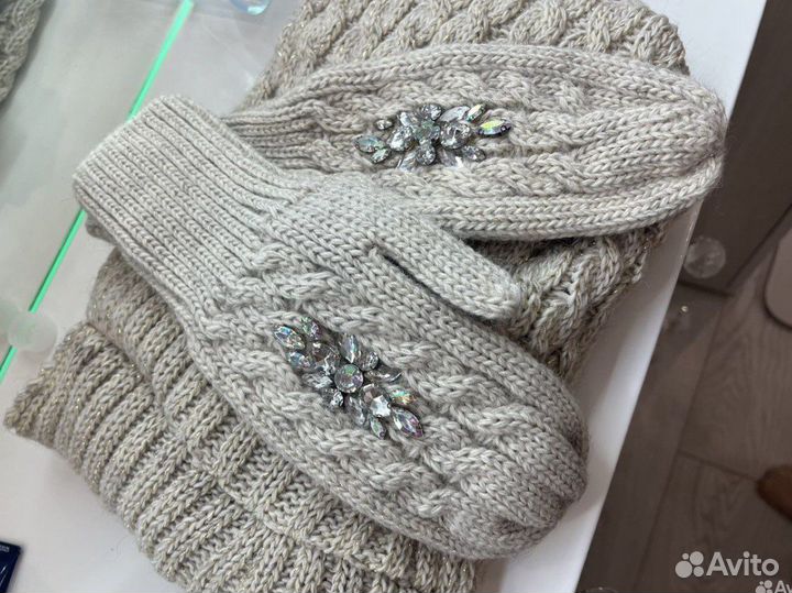 Варежки и снуд