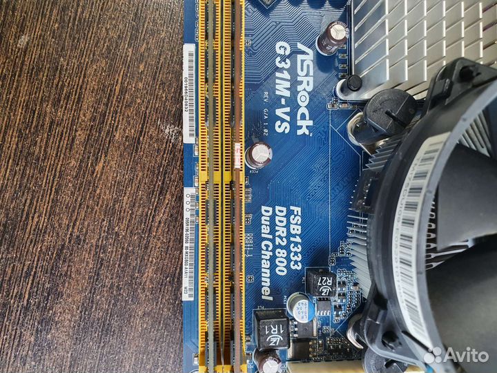 Материнская плата с процессором и памятью