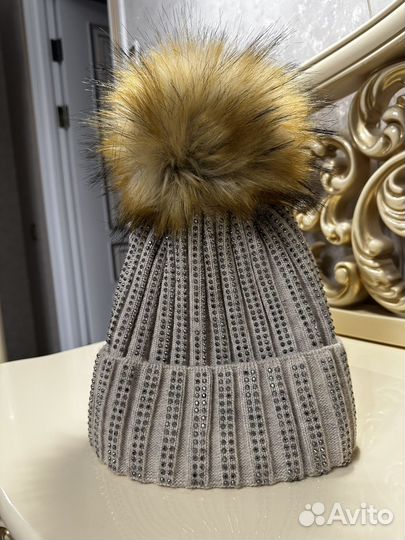 Шапка со стразами