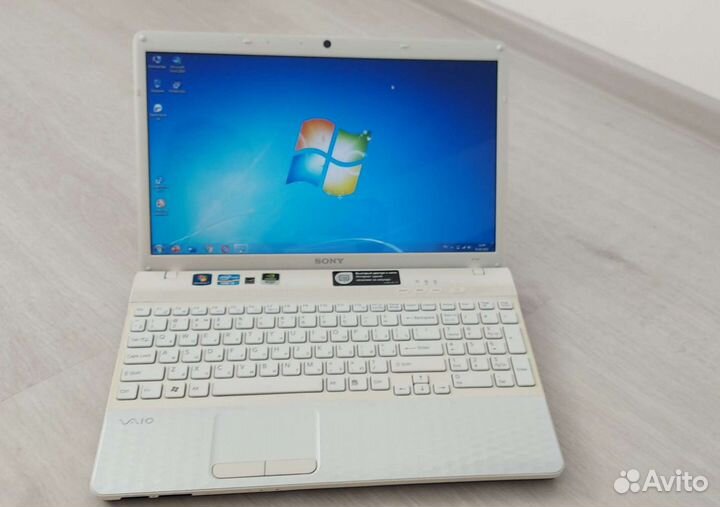 Ноутбук Sony vaio i3