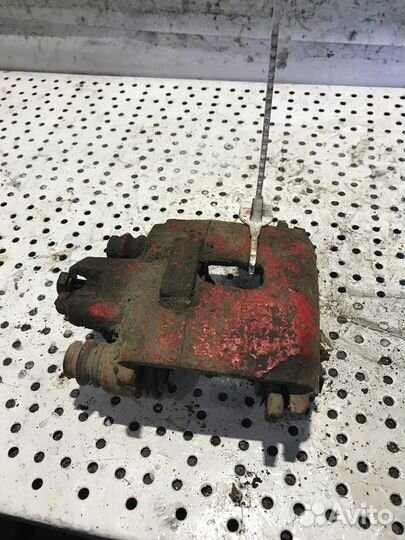 Суппорт задний левый Chrysler PT Cruiser