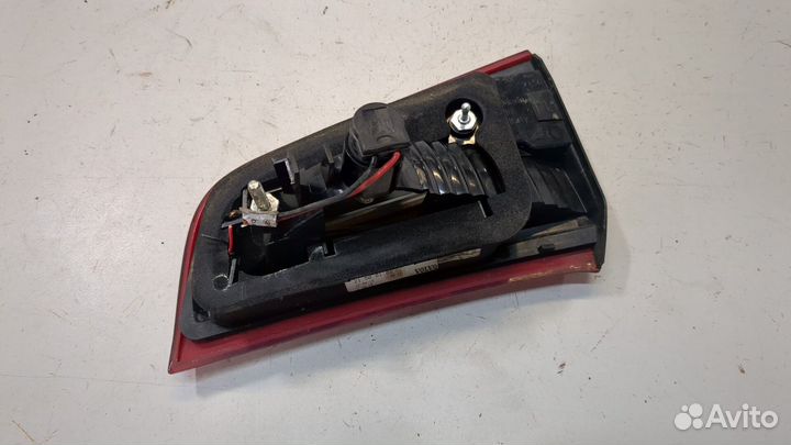 Фонарь крышки багажника левый Volvo S60