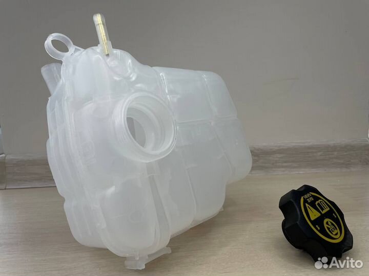 Бачок ож Opel Z16XER Z18XER