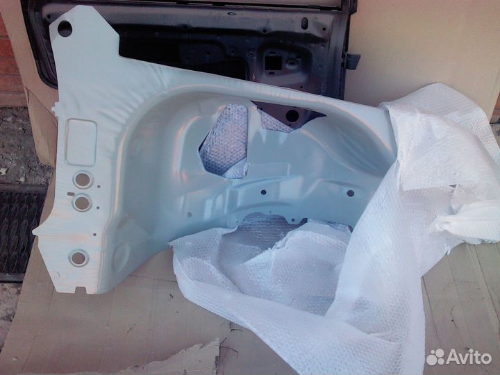 Правый брызговик в сборе приора