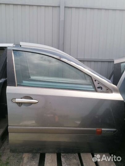 Передняя правая дверь Рено лагуна 2
