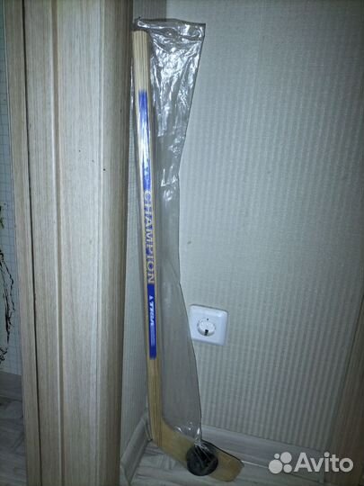 Клюшка хоккейная детская с шайбой