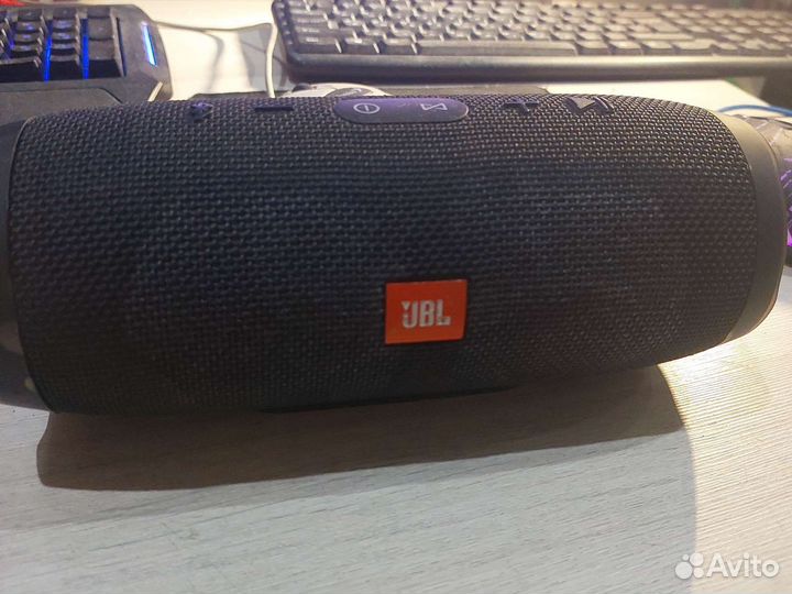 Колонка jbl charge 3
