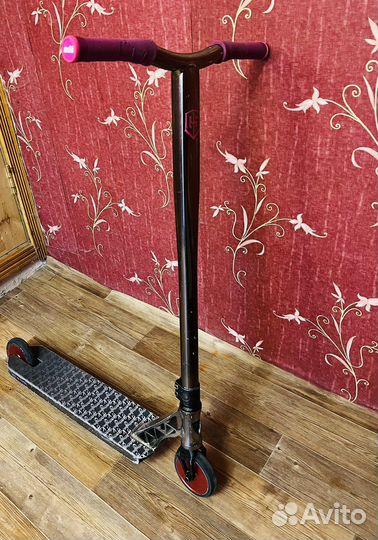 Трюковой самокат grit