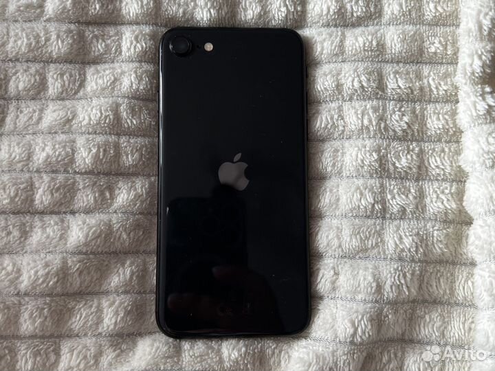 Телефон iPhone SE 2