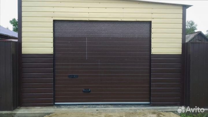 Секционные подъемные ворота для частного дома