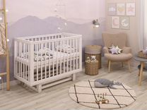 Кровать для новорожденных с маятником
