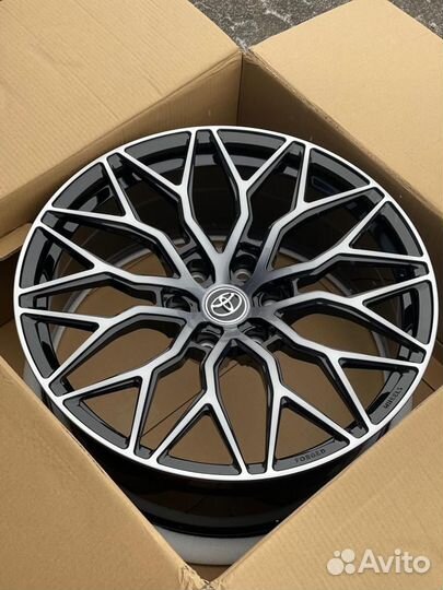 Кованые диски R22 6x139.7 Toyota Land Cruiser 300