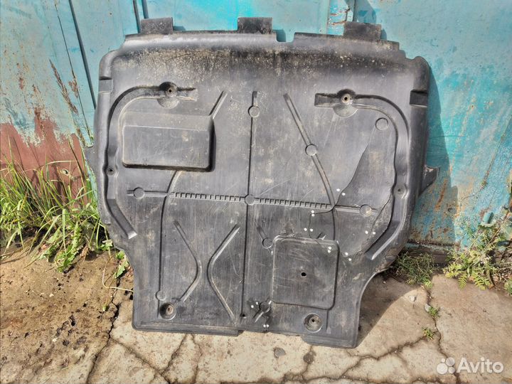 Защита двигателя Фольксваген Транспортер Т5 ориг