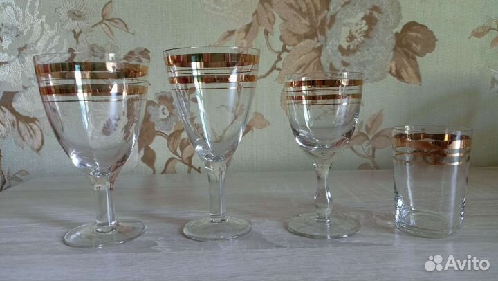 Рюмка, стопки из стекла с золотой каймой