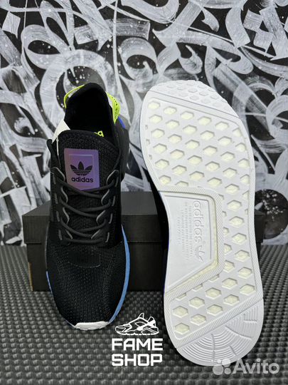 Кроссовки Adidas NMD R1 V2