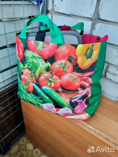 Большой пакет с вещами