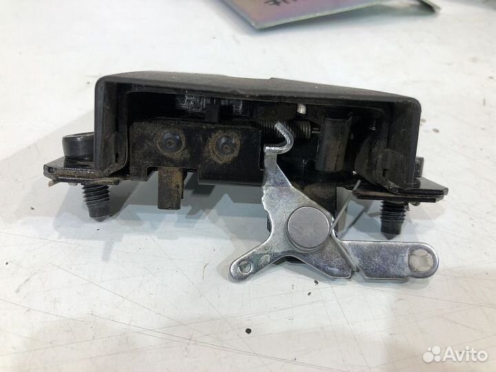 Замок двери багажника Volkswagen Transporter T6