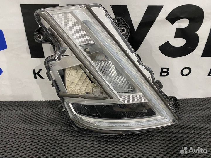 Фара правая Volvo FH5 23752678