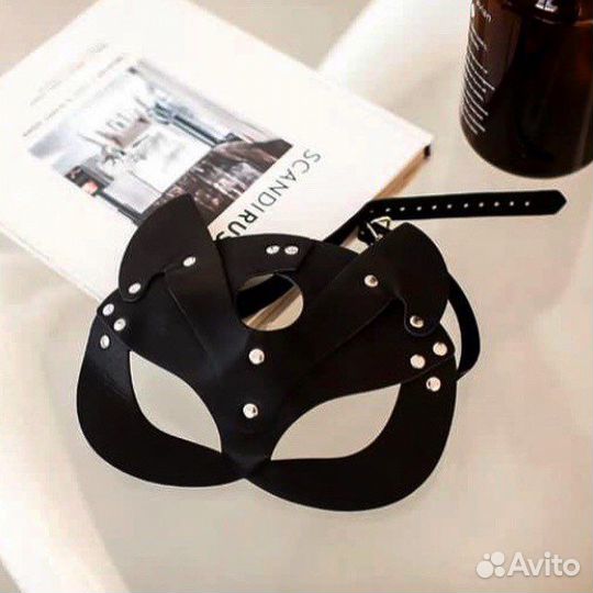 Маска кожаная