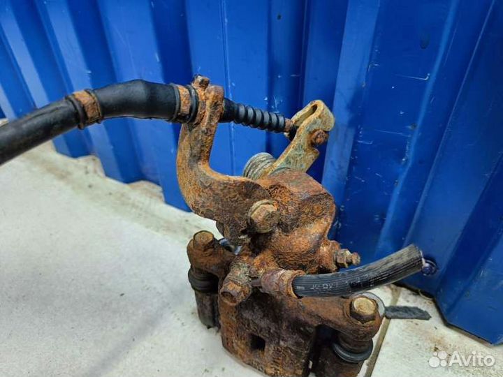 Суппорт задний левый Kia Cerato LD 1.6 G4ED 2005