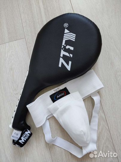 Ракушка защита паха, ракетка