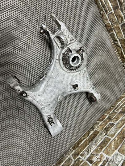 Рычаг подвески нижний задний правый Land Rover