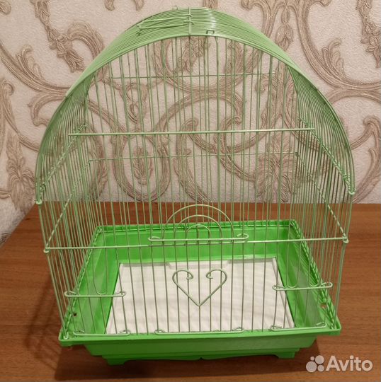 Большая клетка для птиц и маленькая