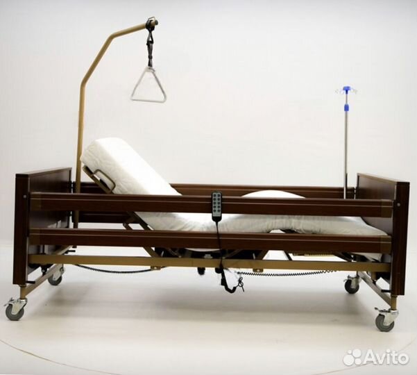 Медицинская кровать для лежачих больных