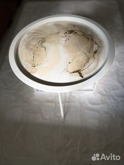 Журнальный столик с эпоксидной смолой