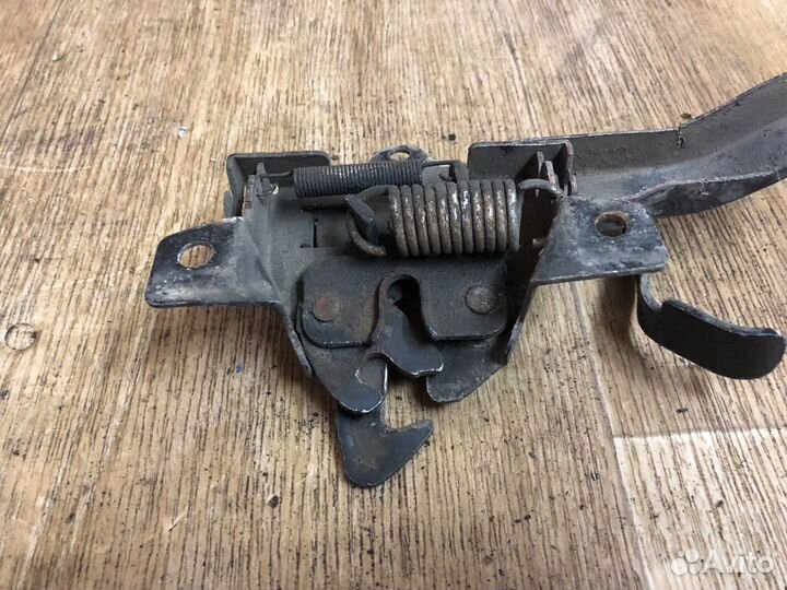 Замок капота SsangYong Kyron