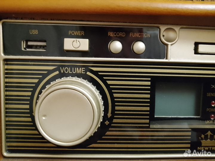 Музыкальный центр в стиле ретро