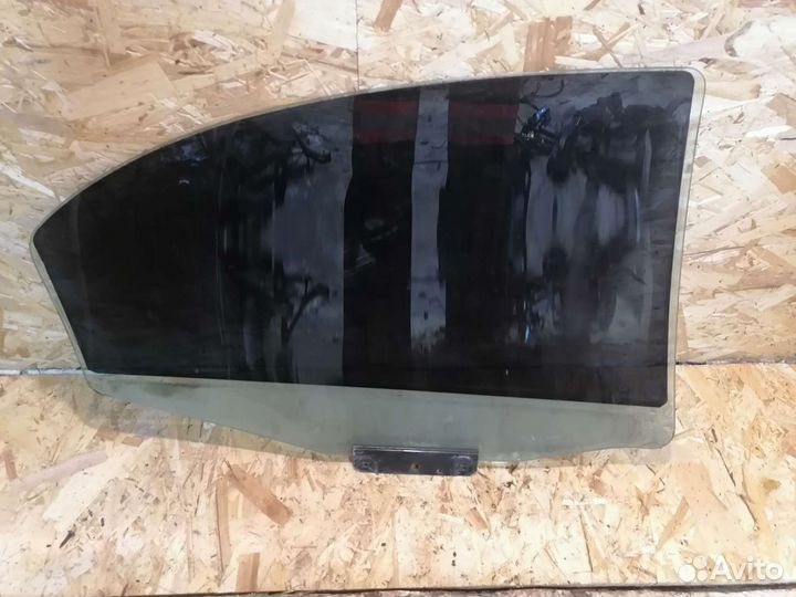 Стекло двери заднее левое dodge stratus