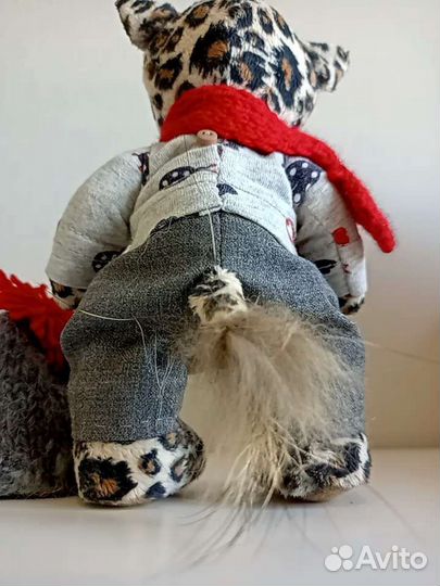 Гиена ручной работы