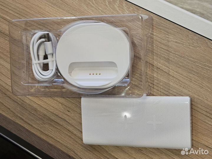 Беспроводной внешний аккумулятор TFN + док-станция