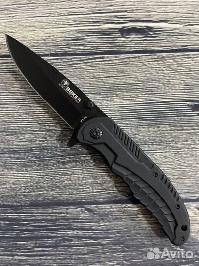 Нож с гравировкой