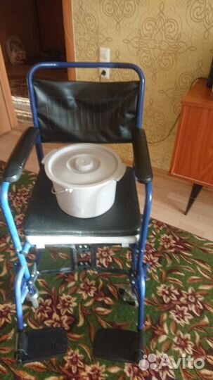 Кресло-каталка с санитарным оснащением Армед H 009