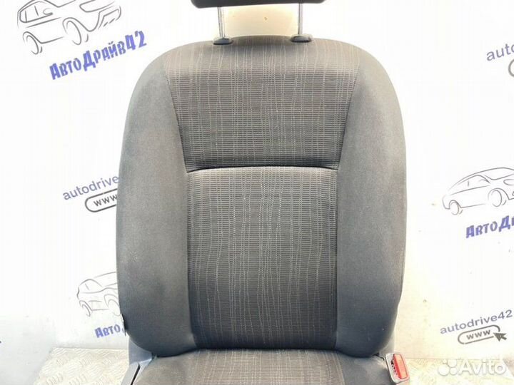 Сиденье переднее правое Toyota Corolla ZRE151L