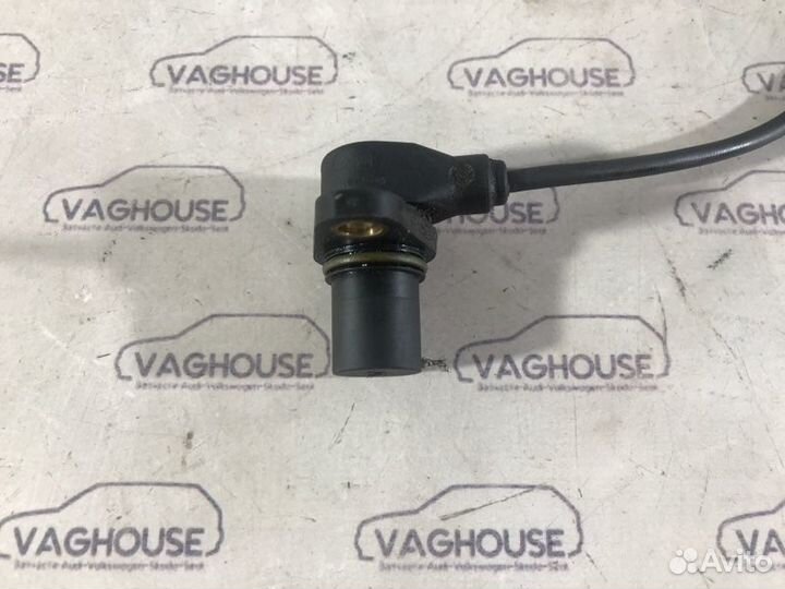 Датчик положения коленвала Volkswagen Passat B6 3С