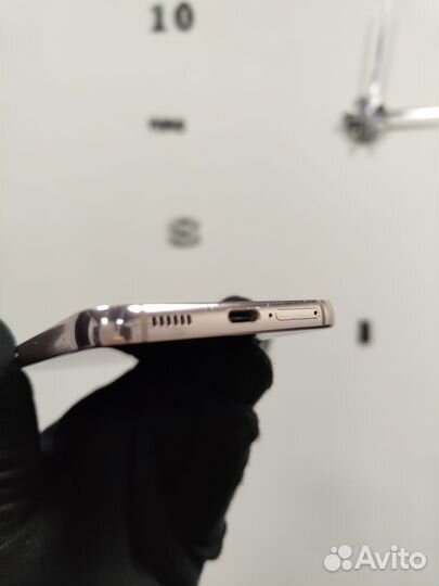 Samsung Galaxy S22, 8/256 ГБ