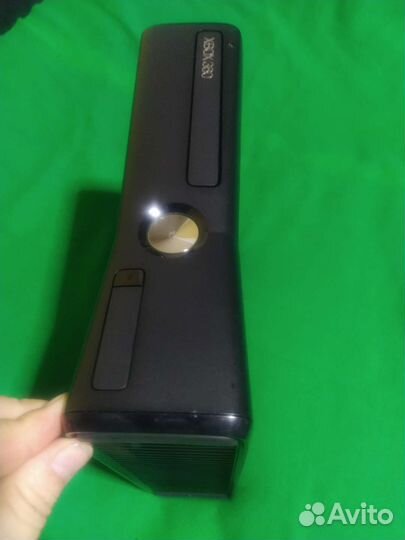 Xbox 360 прошитая, 320гб, 2 джойстика