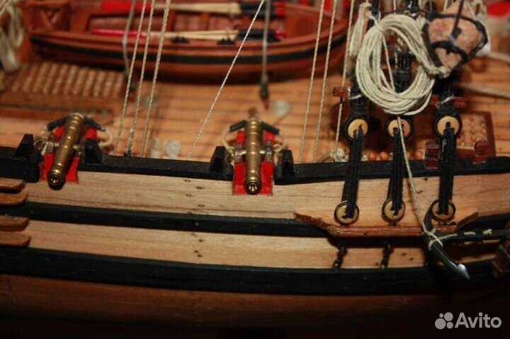Модель парусного корабля