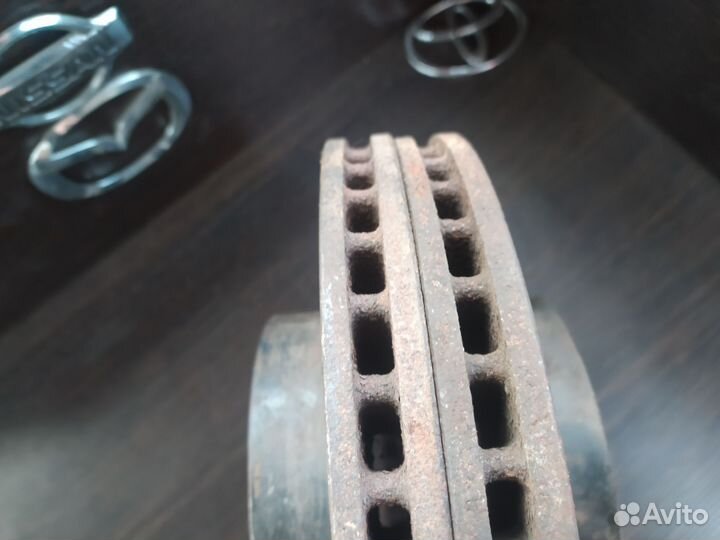 Диск тормозной передний Subaru Legacy BG5