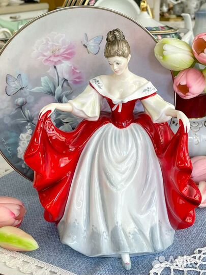Статуэтка Royal Doulton Sara 1980 г